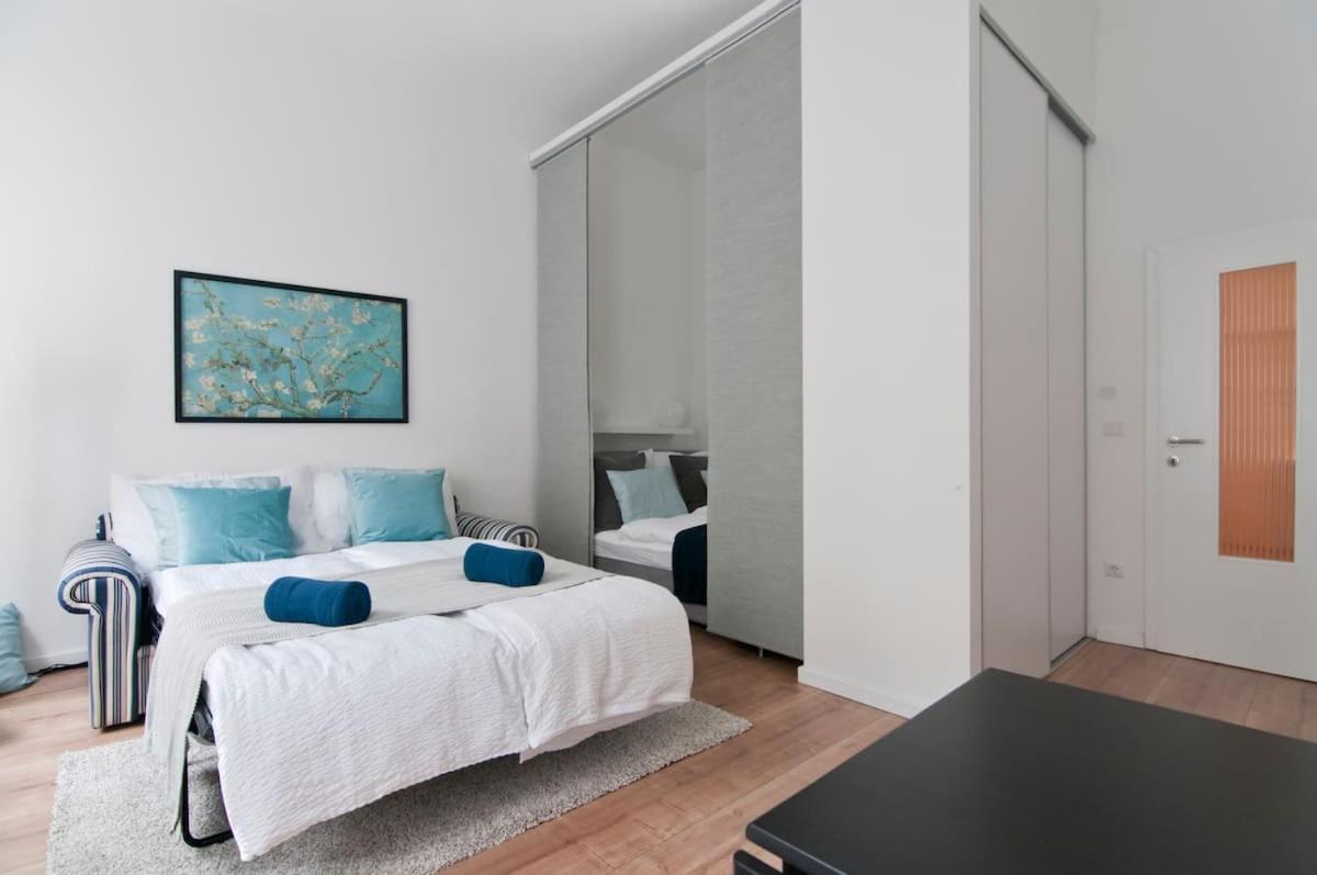 ⍟Luxurious And Bright⍟ 5 Min Walk To City Center Apartment Wina Bagian luar foto